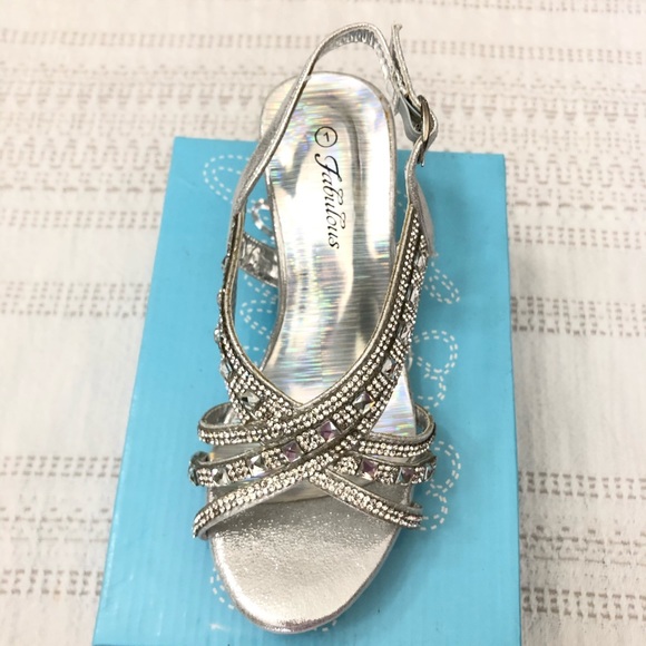 Small heel shoe silver with strap - Picture 3 of 8